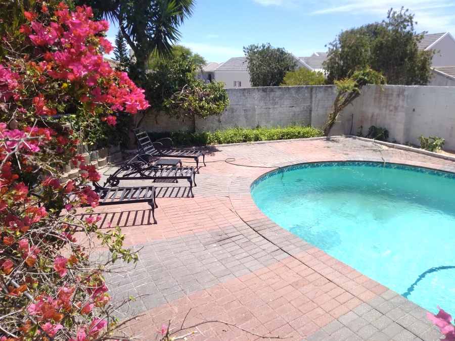 To Let 2 Bedroom Property for Rent in Country Club Western Cape